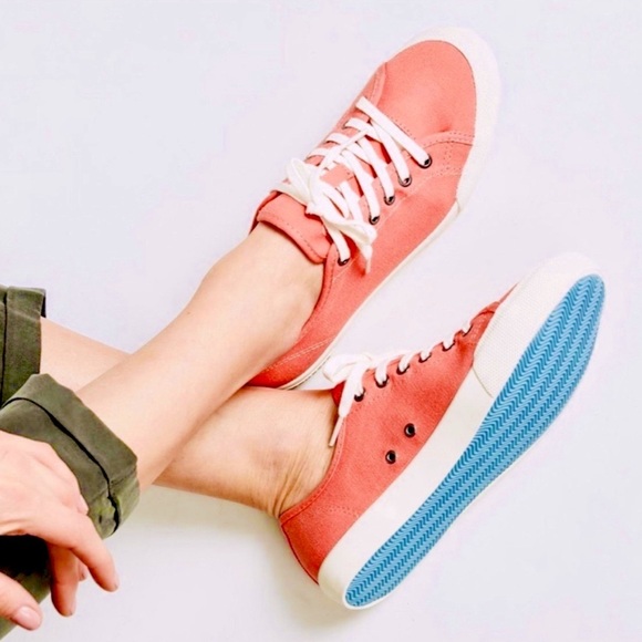 Seavees Monterey Standard Women’s Sneaker - Picture 14 of 14